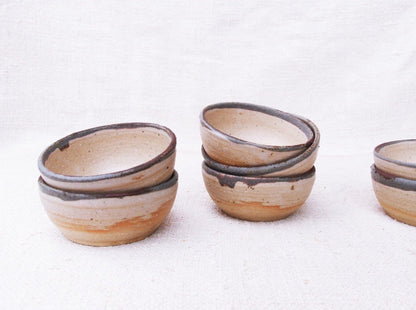 SabineSchmidtPottery Set of 2 Extra Small Rustic Bowls in Grey/Brown With Dark Rim Devon Ceramics