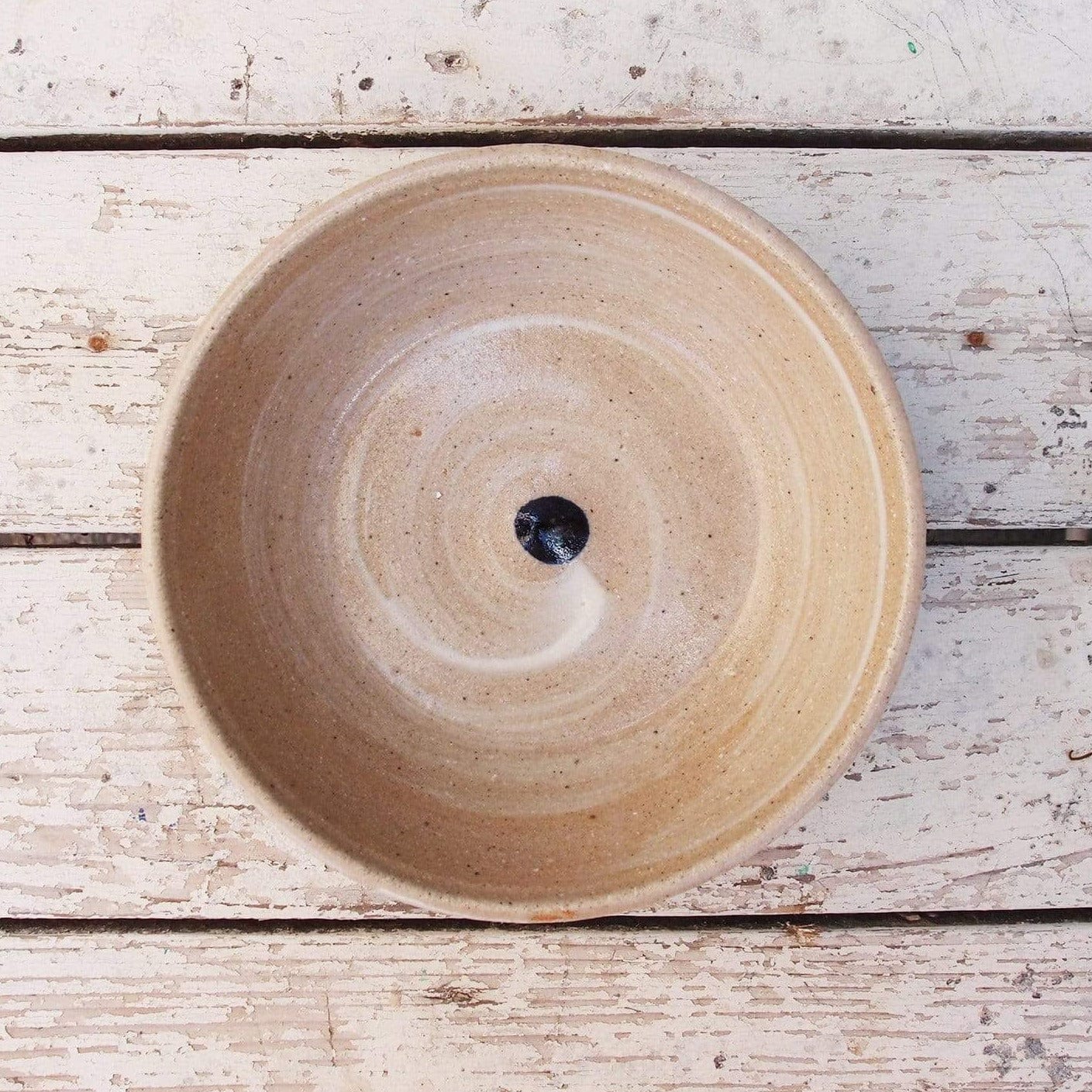 Set of 2 White Snack Bowls With a Blue Do