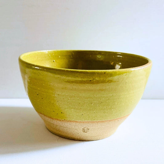 Pottery Bowls in Yellow/Green – Medium-Sized 